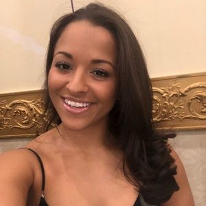 Meet your Posher, Courtney